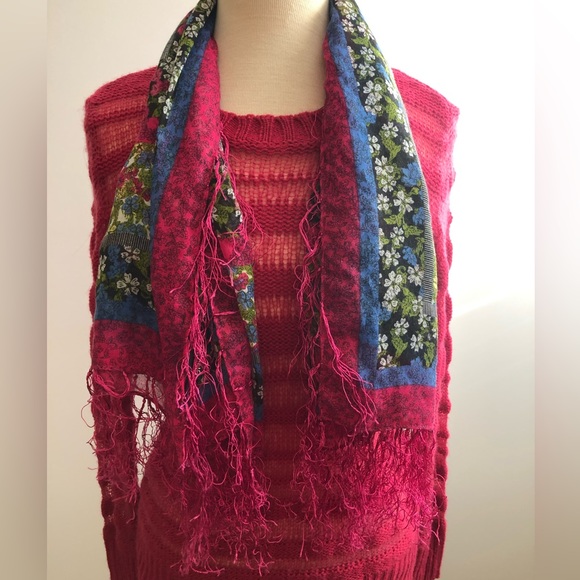 Beautiful Fuchsia Knit Pullover - Picture 4 of 9